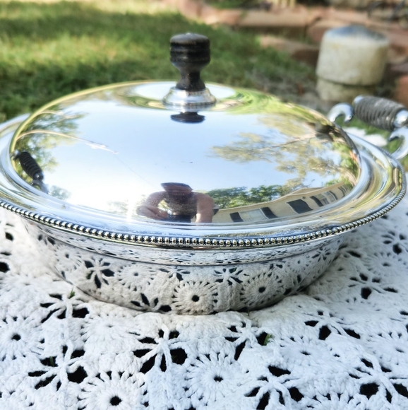 MIDDLETOWN QUADRUPLE PLATED SILVER TUREEN - Picture 4 of 5